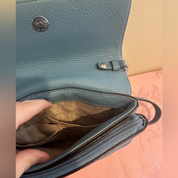 Michael Kors blue leather crossbody chain bag - Picture 7 of 13